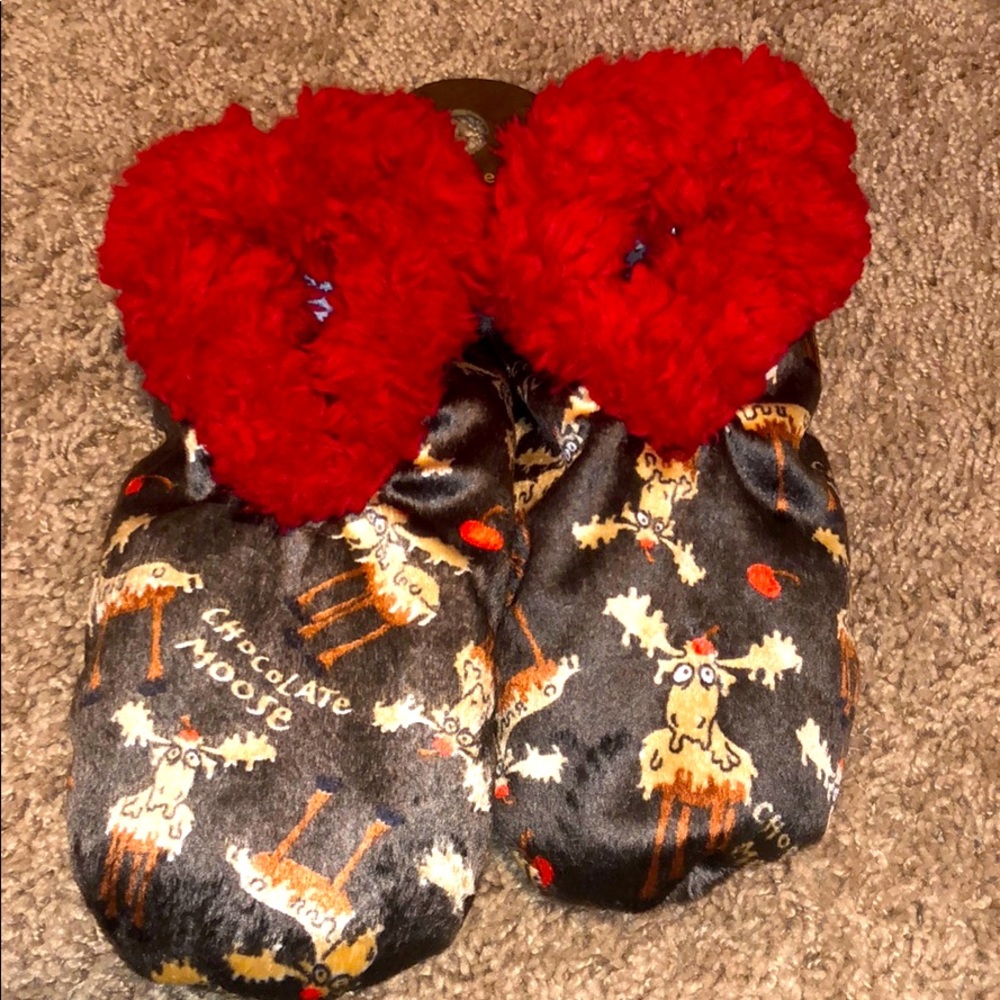 Lazy one slippers fuzzy feet size S/M 4-6